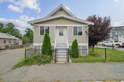 7 Manet Avenue 1