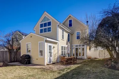 60 Bromfield St 1