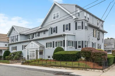 12 Benton Street #4 1