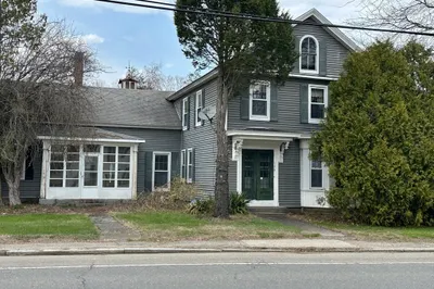 1198 Main St 1