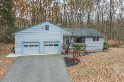 34 Hockanum Rd 1