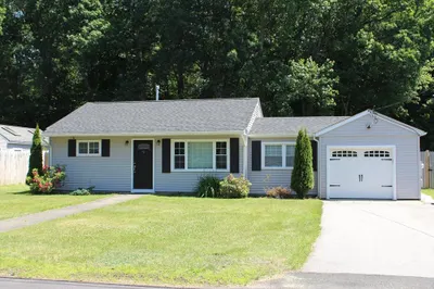 9 Douglas Circle