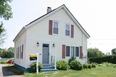 287 Bark St 1
