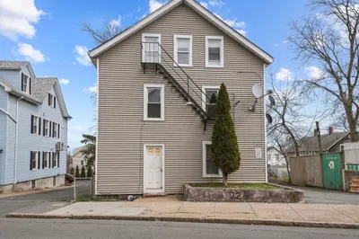 826 County St 1
