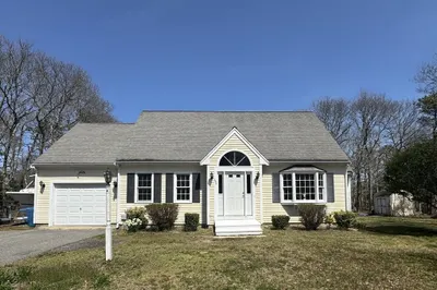 136 Ashumet Rd 1