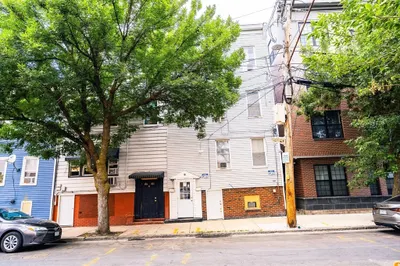 8 Everett St 1