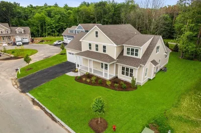4 Fieldstone Lane