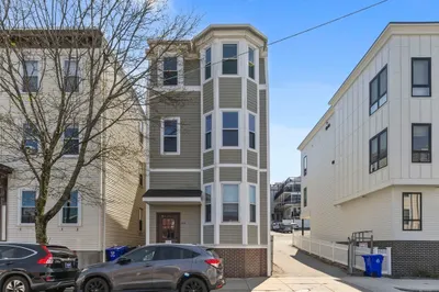 419 E 3rd St 1