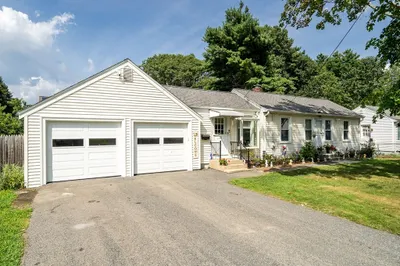 30 Donlon St