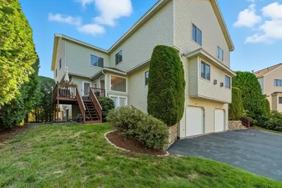 379 Captain Eames Cir #379 1