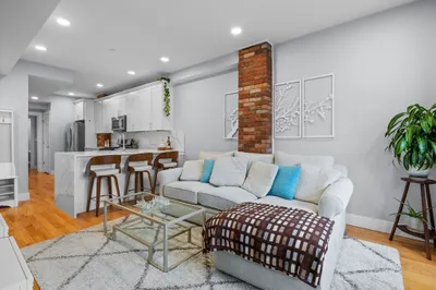 154 Lexington St #2