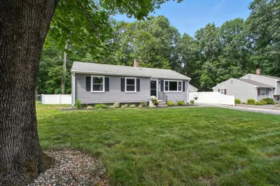 28 Entrybrook Dr 1