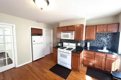94 Robinson Street #2 1