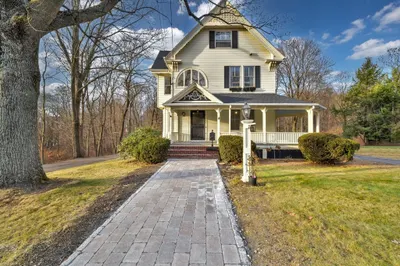 104 Elmwood St 1