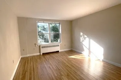 42 Dean Rd #5 1