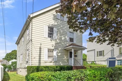 40 Eastman Ave
