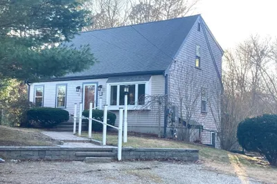 65 Renoir Dr 1