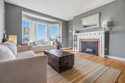 4 Charlesgate E #606 1
