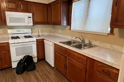 16 Montgomery Ave #1