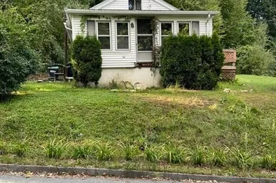 118 Southold Rd 1