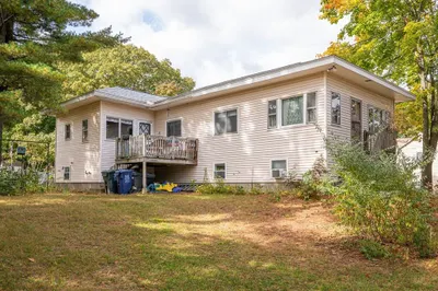 408 Sladen St 1