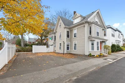 23 Thorndike St #3