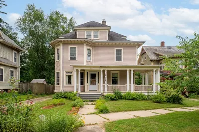 147 Pineywoods Ave 1