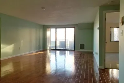 12 9th St #301 1