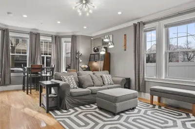 10 Romsey St #1