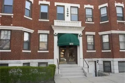 1572 Commonwealth Ave #101