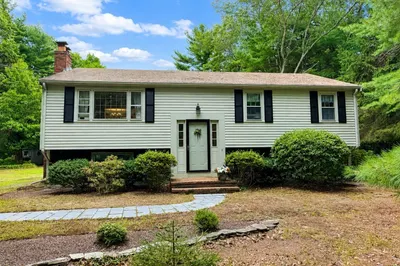 120 Halfway Pond Rd 1