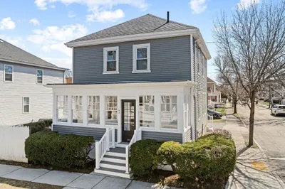 102 Mount Vernon St 1