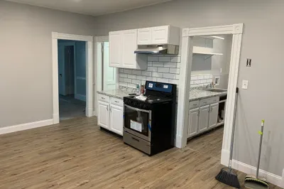 24 Brooks St #1 1