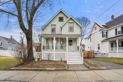 16 Gordon St #16