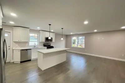 43 Arnold St #2