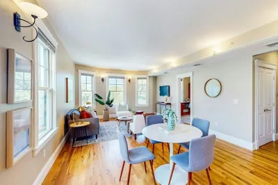 386 Washington St #3B
