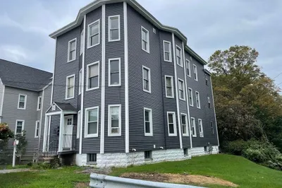 10-12 River St 1