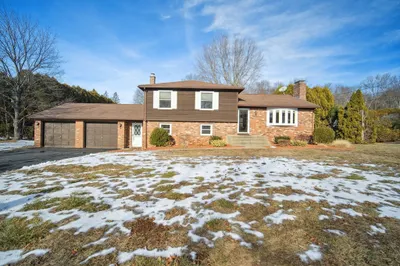85 Pine Knoll Dr 1