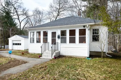 22 Quobaug Avenue