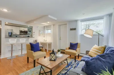 134 Newbury Ave #1A 1