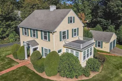 14 Cottage St 1