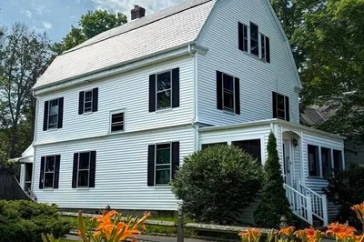 20 Alexander St