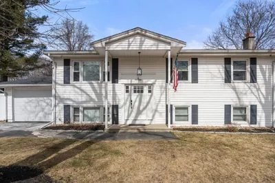 4 Malloy St