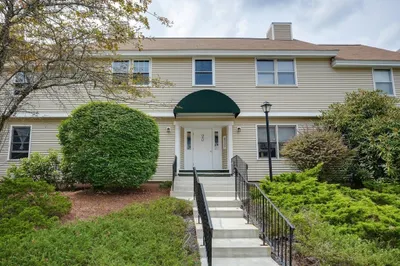 425 Main St #20A 1