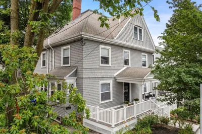 12 Zamora St