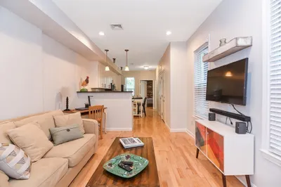 10 1/2 Hancock St #5