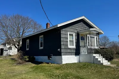 38 Thrasher St