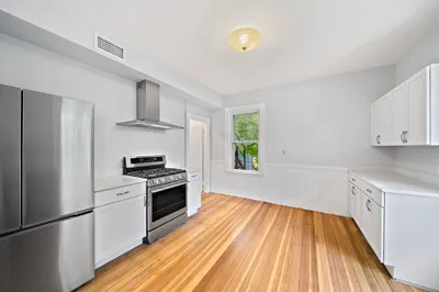 98 Boylston St #3 1