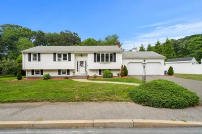 78 Robbie Rd