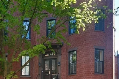 126 Pembroke St #2
